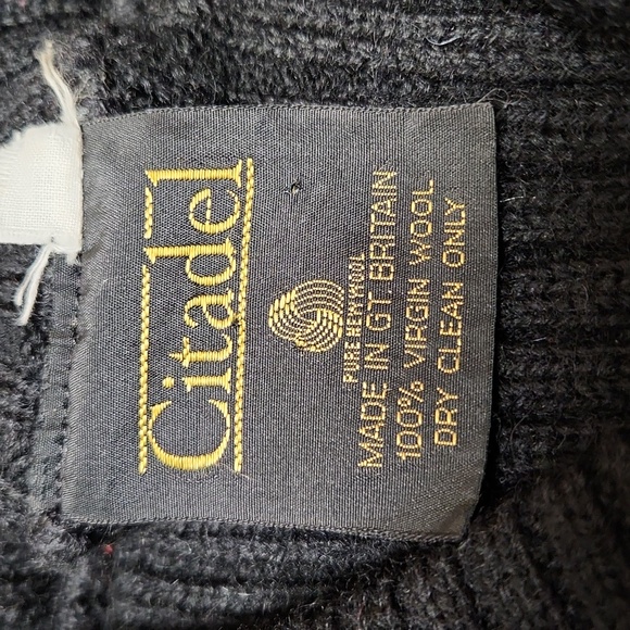 Unisex Black Sweater - Picture 2 of 7